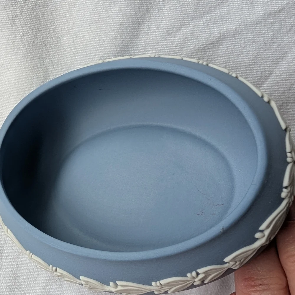 Wedgwood England Jasperware Blue Cream Detail Aesculapius Oval Trinket Box + Lid